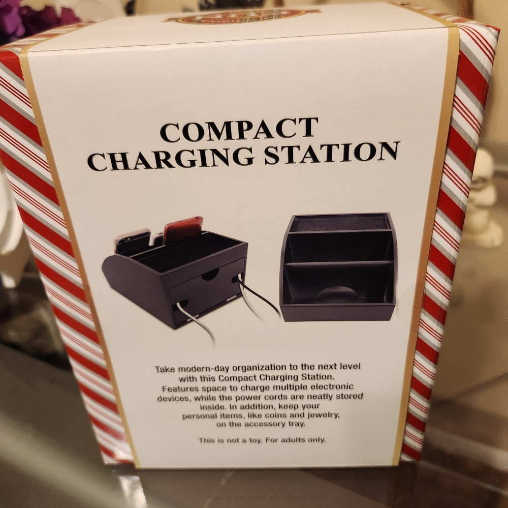 Compact Multi-Device Charging Station New In Box - Picture 3 of 4